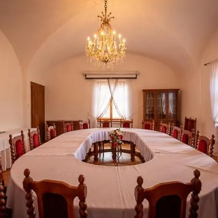 Smolenický Zámok Hotel