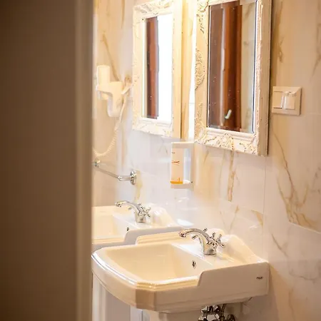 Smolenický Zámok Hotel Smolenice