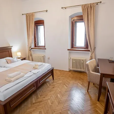 Smolenický Zámok * Smolenice